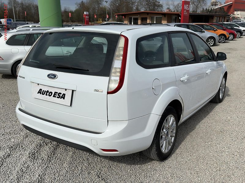Ford Focus (2011) 1.6 TDCi, AC, STK3/28 - fotka 4 z 15