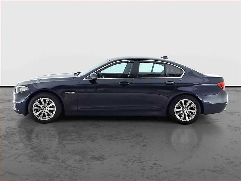 BMW Řada 5 (2014) 520d xDrive, 4X4, Automat - fotka 3 z 17