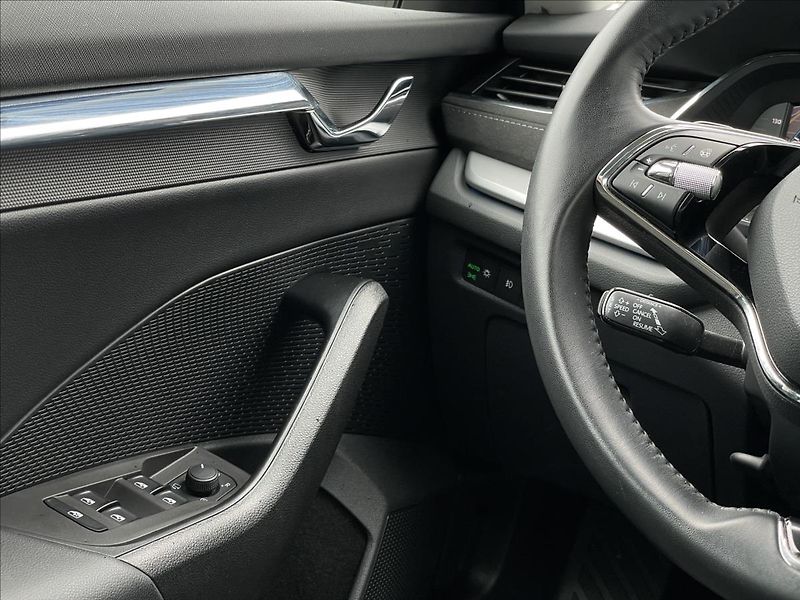 Škoda Octavia 2,0 TDI DSG Style Plus TAŽNÉ - fotka 15 z 25