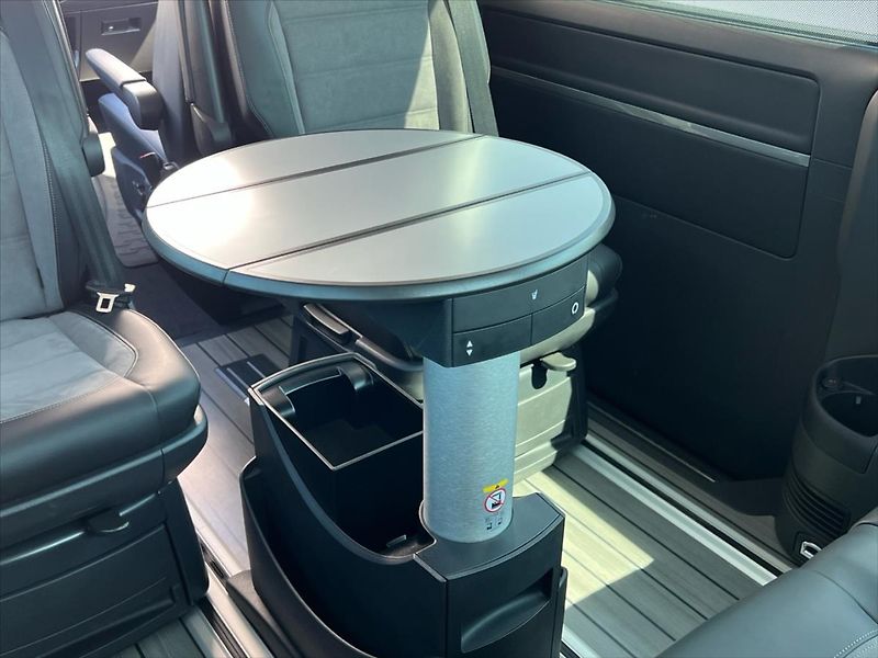 Volkswagen Multivan 2,0 TDi 110kW BULLI  T6.1 - fotka 26 z 29