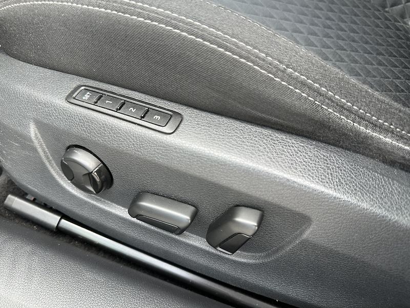 Škoda Superb 2.0 TDI Style - fotka 29 z 37