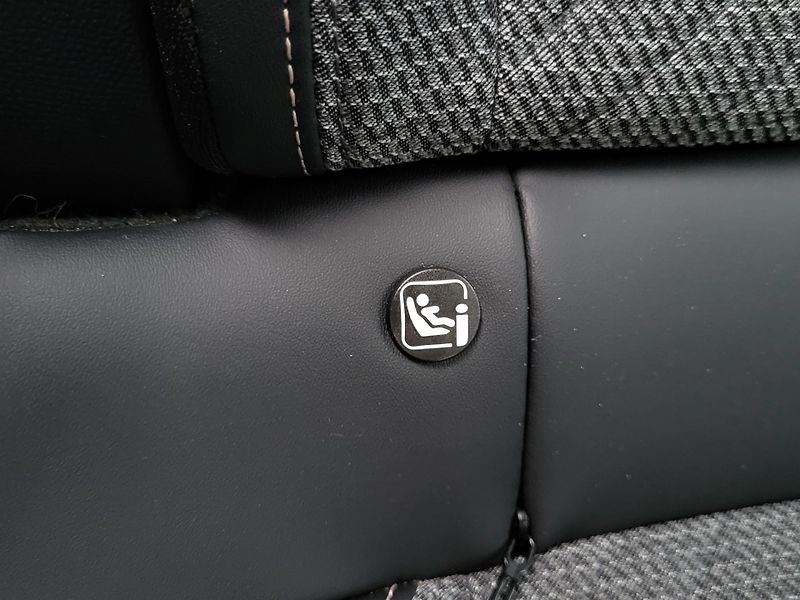 Peugeot 2008 1.2 PureTech 130k AUTOMAT - fotka 27 z 45
