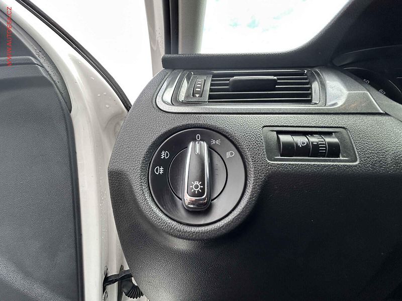 Škoda Rapid (2014) 1.2 TSi, Ambition - fotka 12 z 17