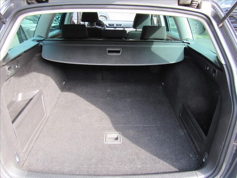 Volkswagen Passat 1,6 TDi 77kW Variant - fotka 28 z 30