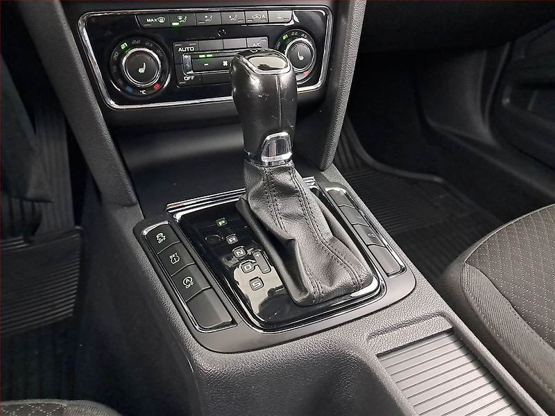 Škoda Superb (2014) 2.0 TDI, Automat, Navi, Xenony - fotka 13 z 19