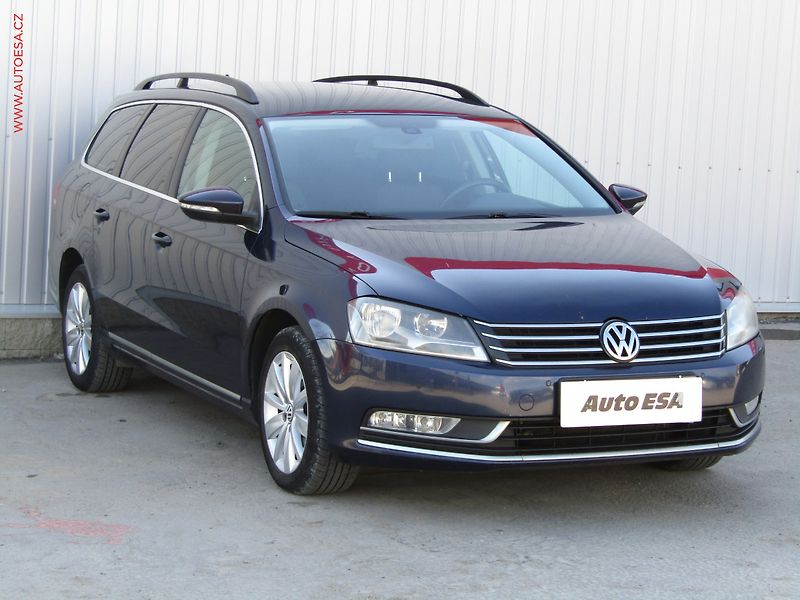 Volkswagen Passat (2013) 1.6TDi, AC, tempo, park.asist - fotografie inzerátu