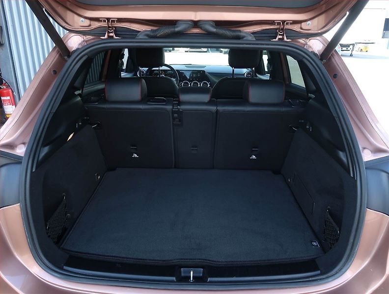 Mercedes-Benz GLA (2021) 220 d 4MATIC - fotka 14 z 23