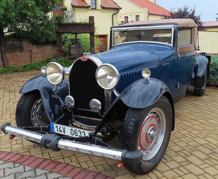 Pálavský Oldtimer přilákal na Břeclavsko desítky elegantnch veteránů.