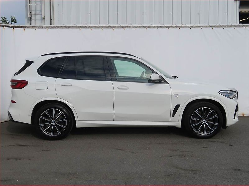 BMW X5 (2019) xDrive30d - fotka 6 z 24
