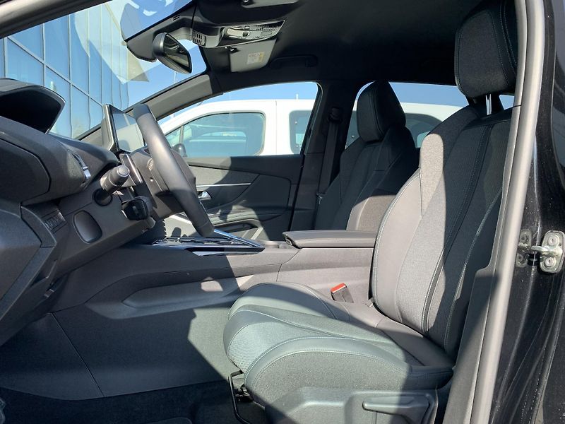 Peugeot 3008 ALLURE PACK 1.6 PHEV 165kW AT8 - fotka 17 z 29