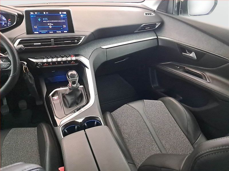 Peugeot 3008 (2018) 1.2 PureTech, Serv.kniha, Kůže - fotka 8 z 17