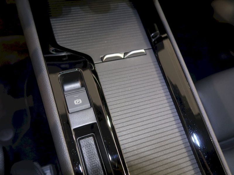 Škoda Superb (2025) LAURIN&KLEMENT 2.0TDI 142KW 4x - fotka 37 z 48