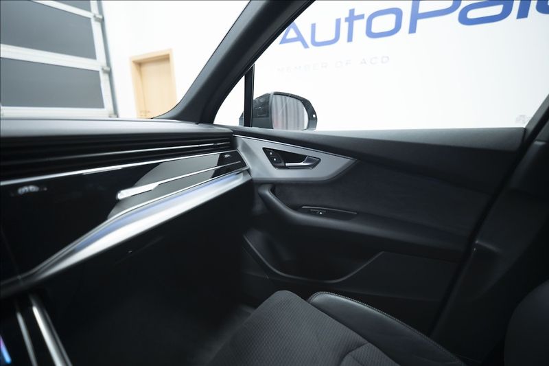 Audi Q7 3,0 TDI QUATTRO S-LINE 1. MAJ - fotka 30 z 51