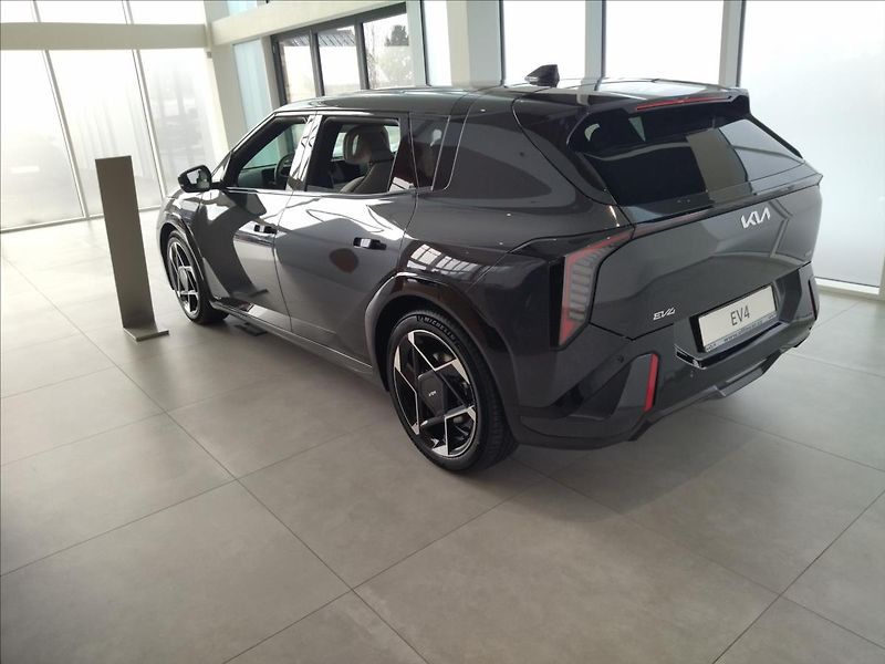 Kia EV4 (2025) 81,4 kWh GT-LINE - fotka 5 z 21