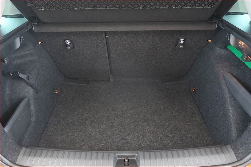 Škoda Kamiq (2024) 1.0 TSI - fotka 14 z 16