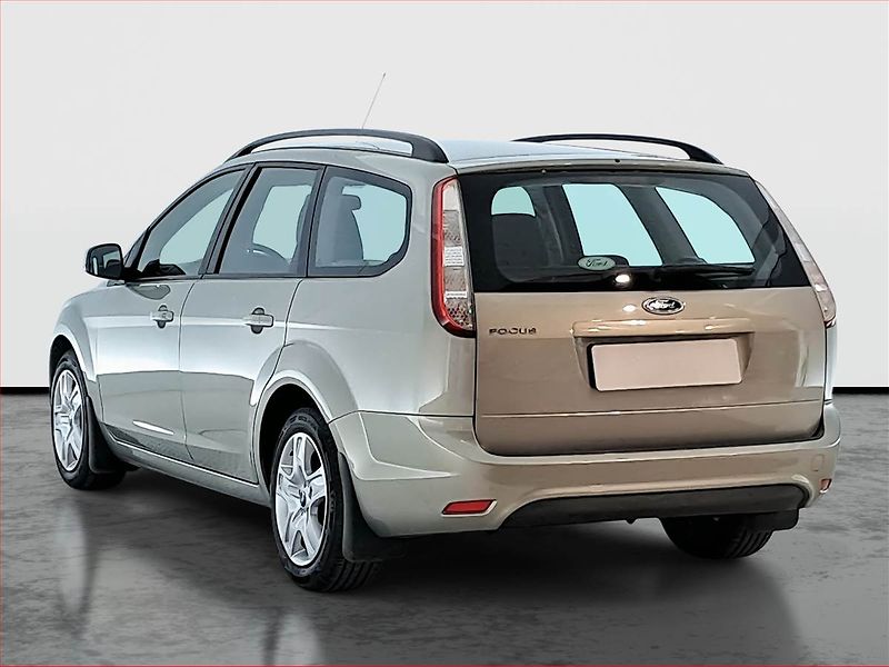 Ford Focus (2010) 1.6 16V - fotka 4 z 15