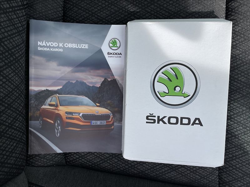 Škoda Karoq 2,0 TDI DSG Style Plus NAV+PDC - fotka 18 z 23