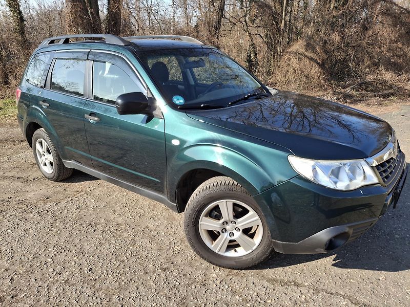Subaru Forester 2.0 110 kw 4x4 Rezervace - fotka 6 z 38