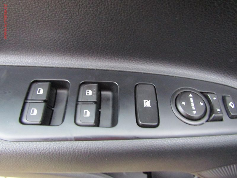 Kia Rio (2019) 1.2i, ČR, AC, park.asist - fotka 11 z 16