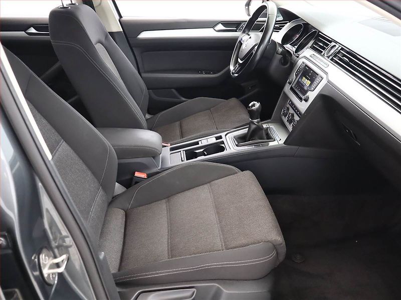 Volkswagen Passat (2015) Comfortline 2.0 TDI, Tempomat - fotka 7 z 16
