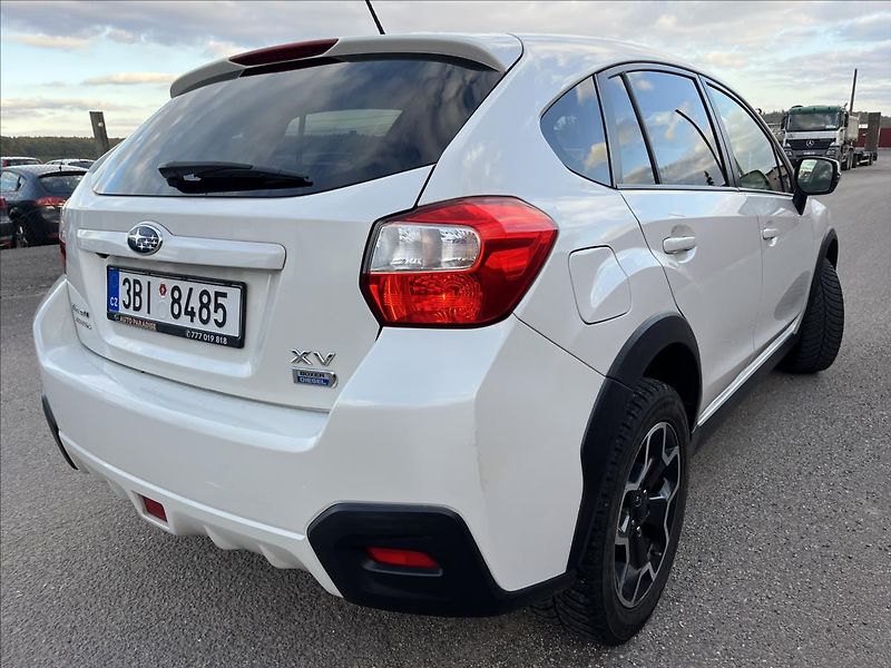 Subaru XV 2,0 D 4x4 108KW KAMERA SERVIS - fotka 43 z 44