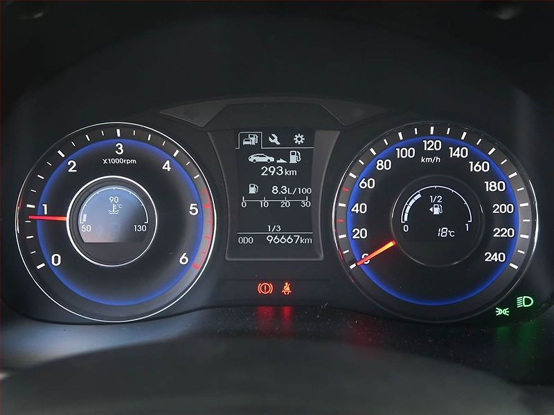 Hyundai i40 (2018) 1.7 CRDi, Navi, Tempomat - fotka 11 z 16