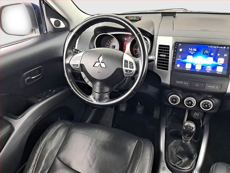 Mitsubishi Outlander (2007) 2.0 DI-D, 4X4, 7 míst - fotka 7 z 20