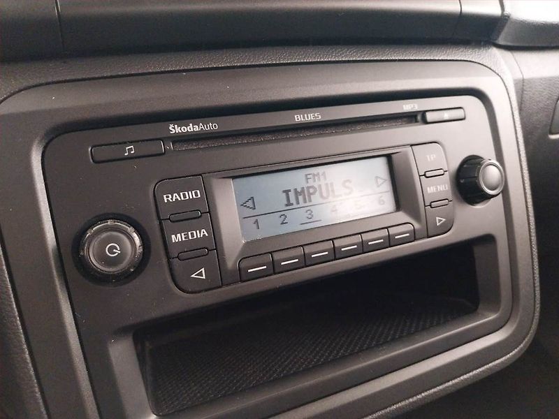 Škoda Fabia (2012) 1.2 12V, po STK, dobrý stav - fotka 17 z 17