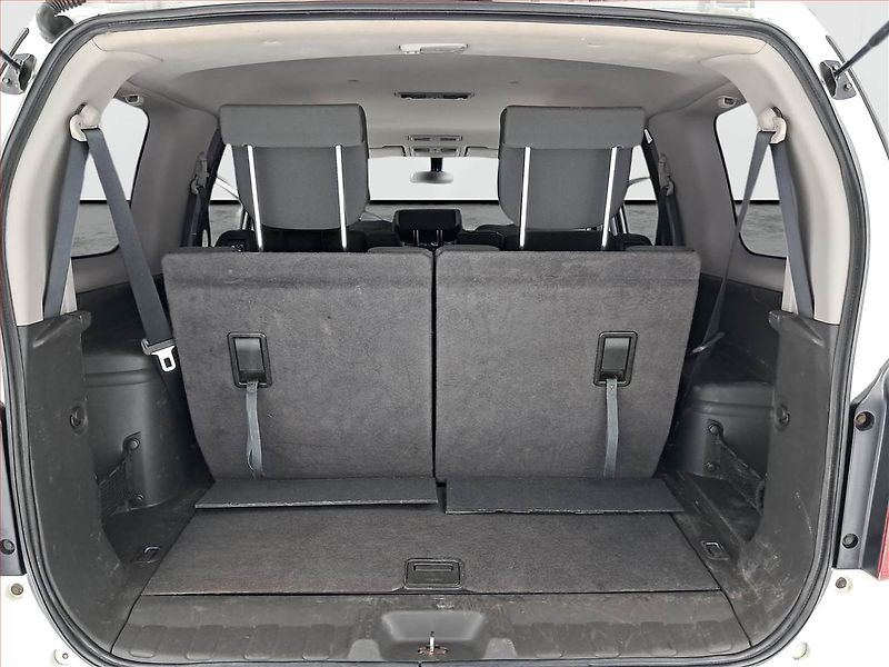 Nissan Pathfinder (2010) 2.5 dCi, 4X4, 7 míst - fotka 16 z 17