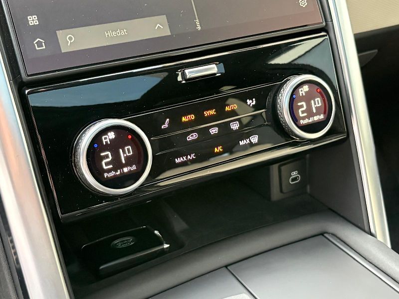 Land Rover Discovery D300, R-Dynamic HSE, ČR, DPH - fotka 32 z 61