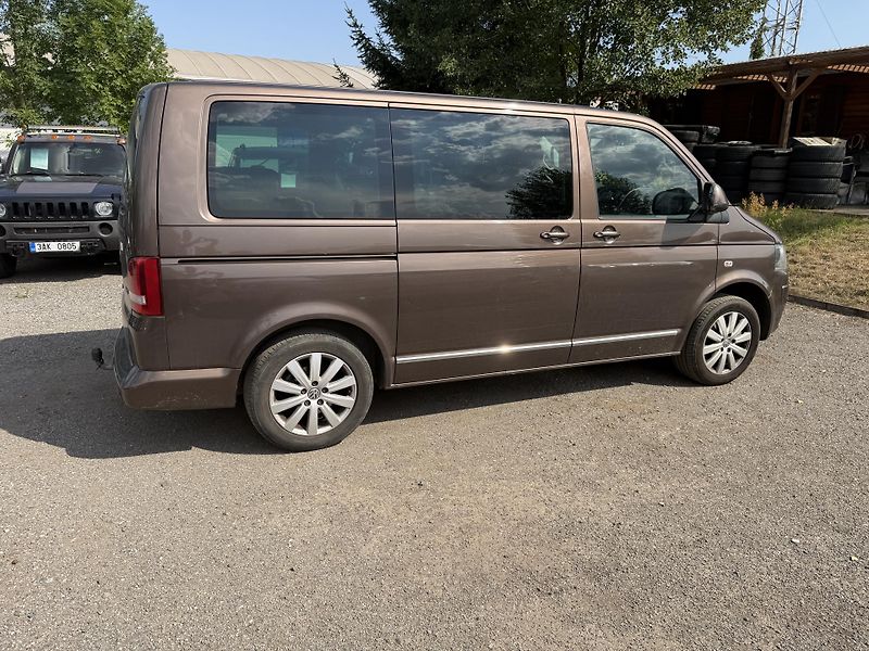 Volkswagen Multivan 2.0 TDI 7 MIST KUŽE HIGHLINE - fotka 7 z 23