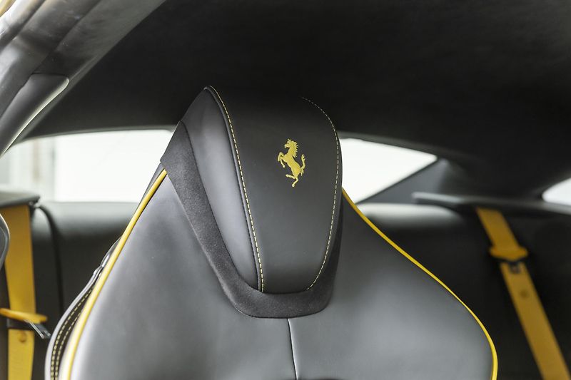 Ferrari Roma Giallo modena*krásná výbava - fotka 40 z 45