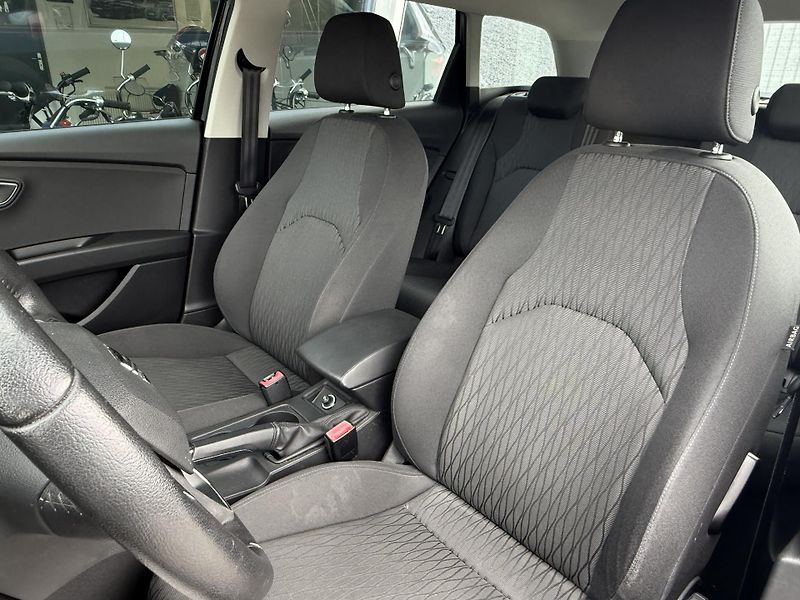 Seat Leon 1,4 TSI 90kW ST Navi AKCE ! - fotka 14 z 28