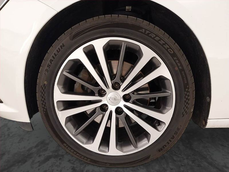 Opel Insignia (2018) 2.0 CDTI, 4X4, Serv.kniha - fotka 15 z 22