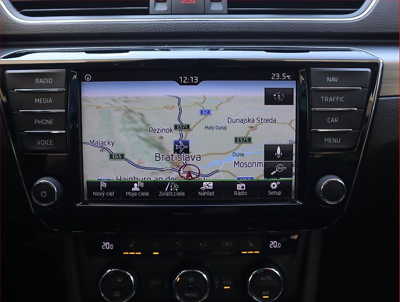 Škoda Superb (2016) Style Plus 2.0 TDI, 4X4 - fotka 13 z 24