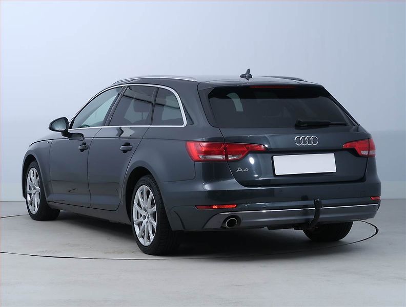 Audi A4 (2016) Ambition 2.0 TDI, Automat - fotka 4 z 19