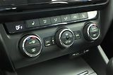 Škoda Octavia (2014) 2.0 TDI, Bi-Xenony, Tempomat - náhled 12