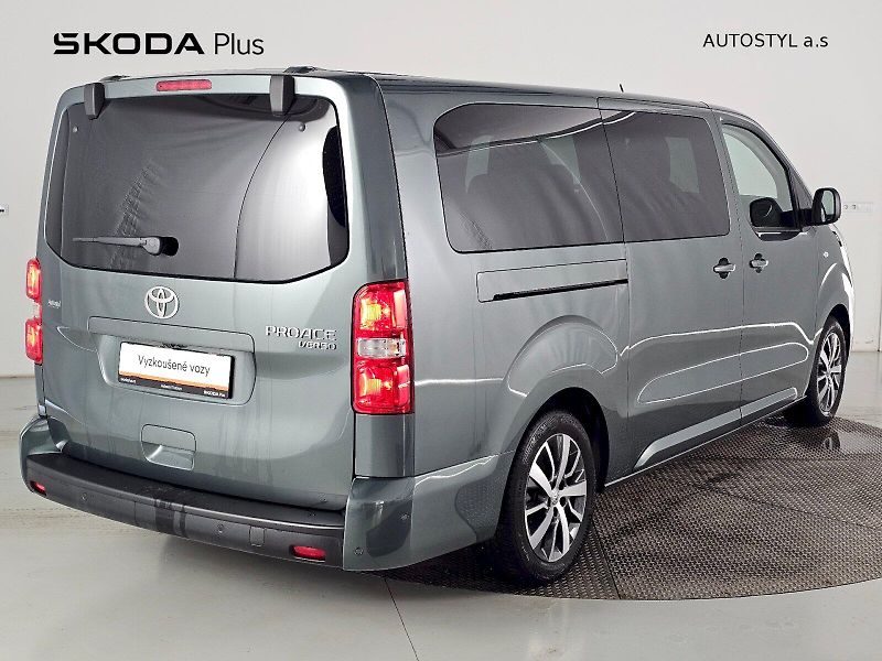 Toyota ProAce Verso (2025) 2.0D 130kW 8AT VIP SKYVIEW 7S - fotka 2 z 29