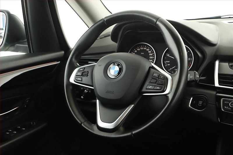 BMW Řada 2 (2015) Advantage 218d Gran Tourer - fotka 18 z 20