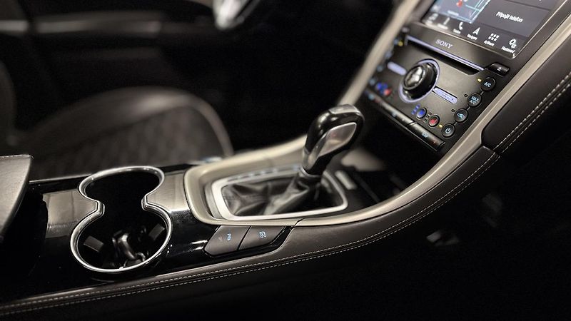 Ford Mondeo (2018) 2.0 hybrid,VIGNALE,MASÁŽ - fotka 20 z 34