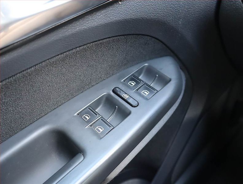 Volkswagen Touran (2009) 1.4 TSI, Navi, Tempomat - fotka 13 z 16