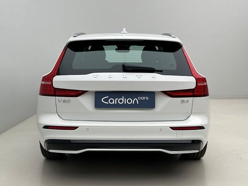 Volvo V60 (2026) B4 PLUS DARK AUT - fotka 10 z 44