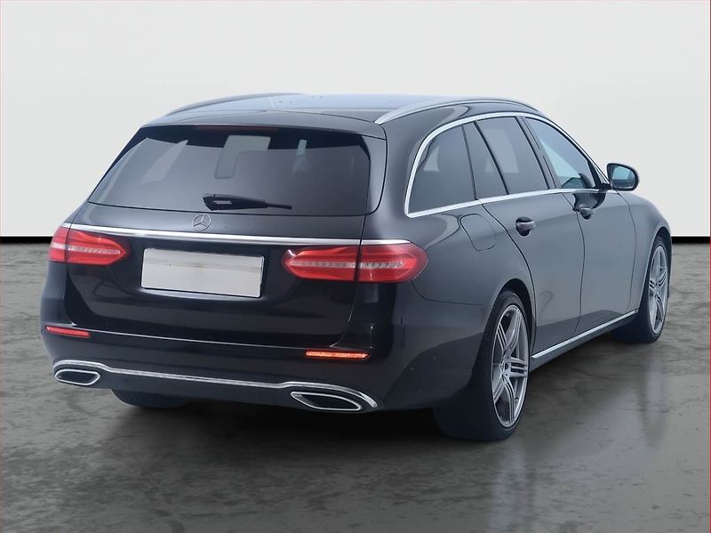 Mercedes-Benz Třídy E (2017) E 220 d, Automat, Kůže, Navi - fotka 5 z 16