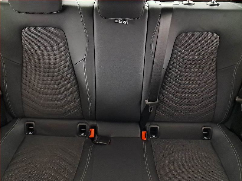 Mercedes-Benz CLA (2024) 200 d - fotka 10 z 19