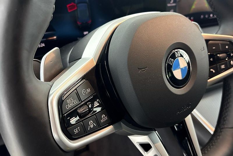 BMW Řada 3 řady 3 | 330d xDrive - fotka 21 z 25