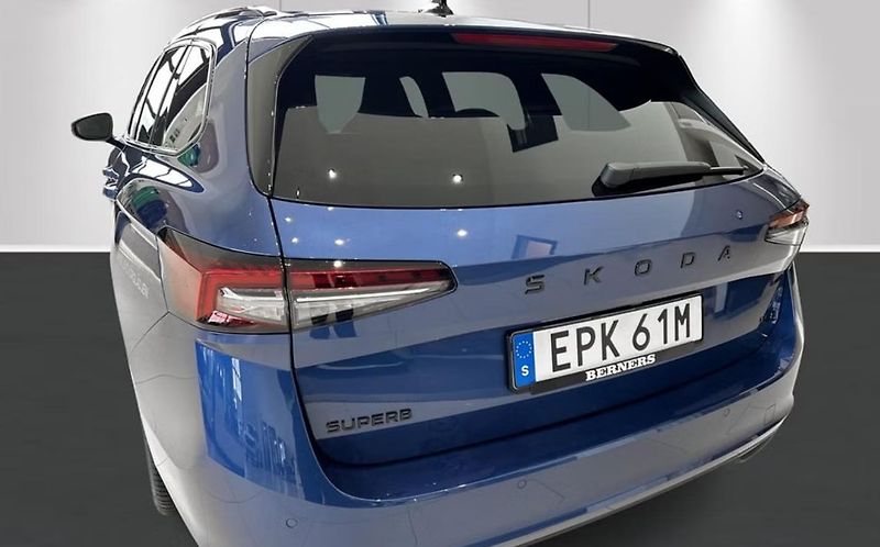 Škoda Superb Sportline 2.0 TSI 4x4 Tažné - fotka 16 z 17