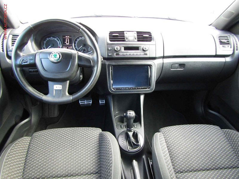 Škoda Fabia (2011) 1.4 TSi, 1.maj, RS, servis - fotka 8 z 19