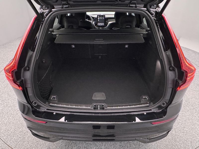 Volvo XC60 (2026) B5 AWD AUT PLUS BLACK EDITION - fotka 5 z 22