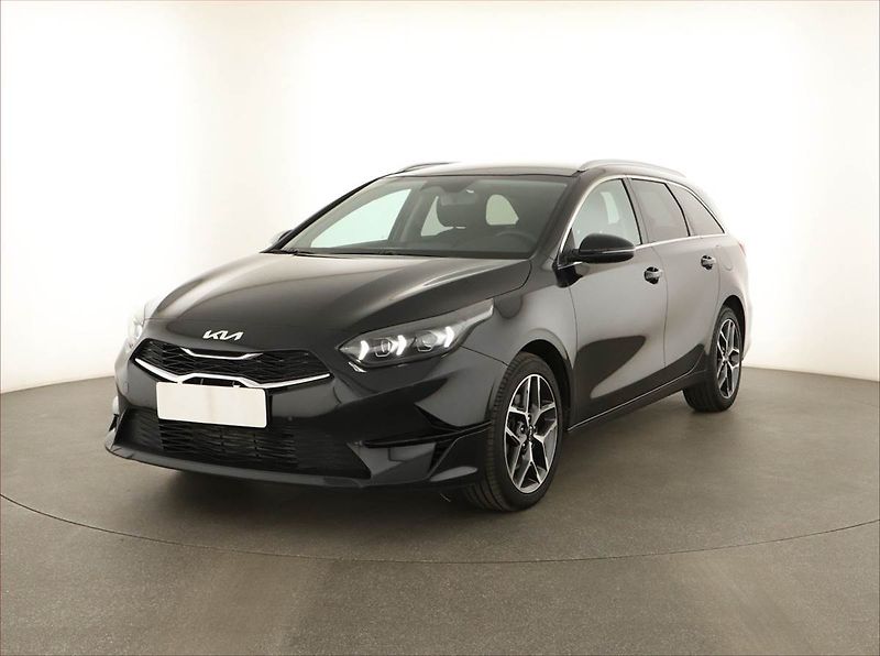 Kia Ceed (2025) 1.5 T-GDI, TOP, AUTOMAT - fotka 2 z 16