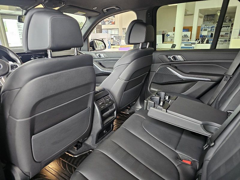 BMW X5 xDrive30d M sportovní paket - fotka 17 z 30